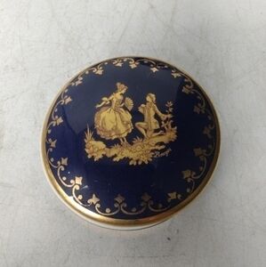 Limoges vintage courting scene‎ trinket jar
